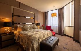 New World Suites